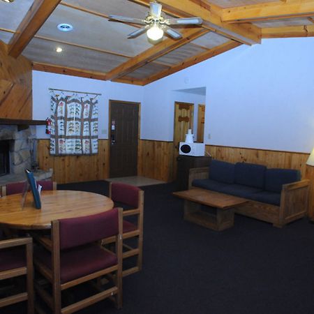 Potosi Ymca Trout Lodge מראה חיצוני תמונה