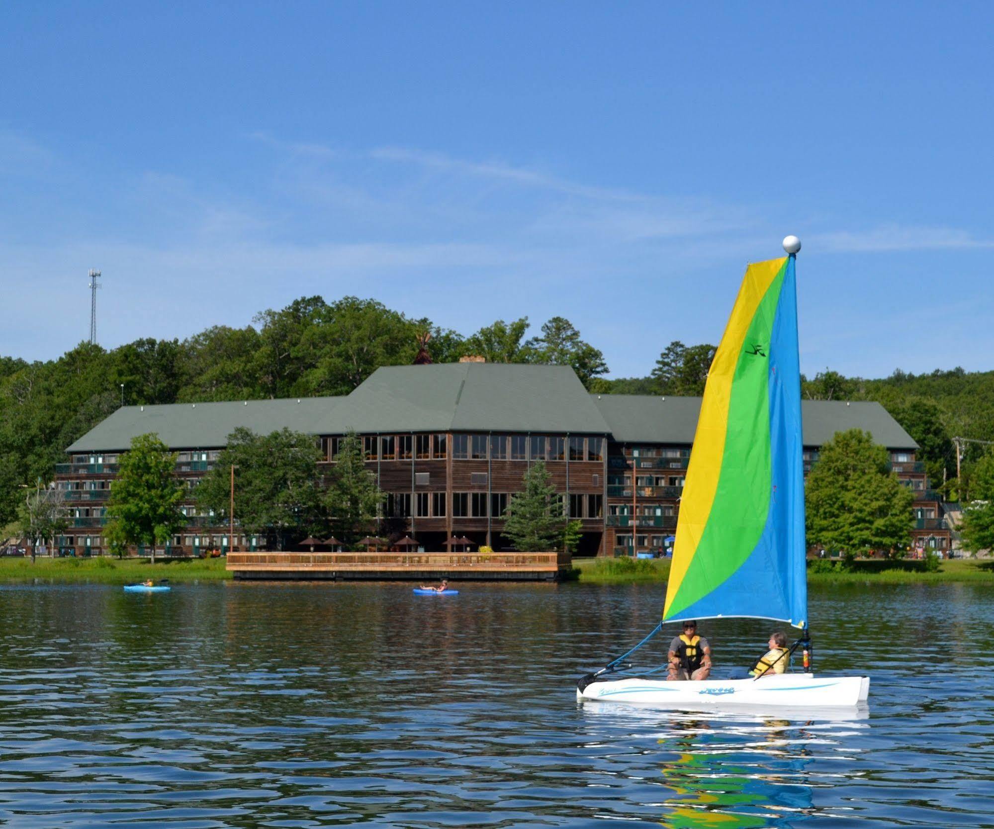 Potosi Ymca Trout Lodge מראה חיצוני תמונה